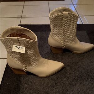 DV by Dolce Vita Cream Leather Heeled Boots